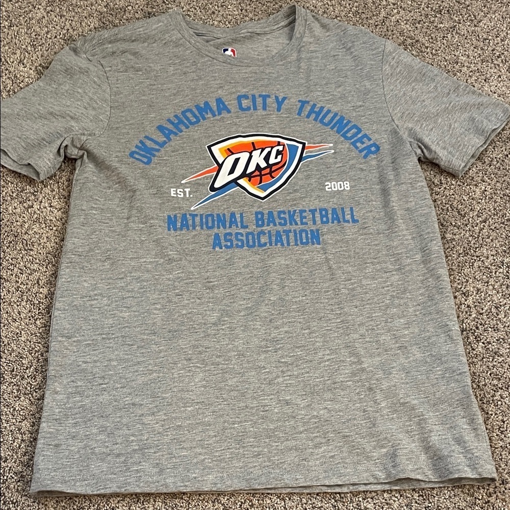 Oklahoma City thunder T-shirt size small